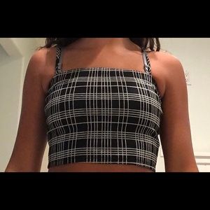 Black and white croptop